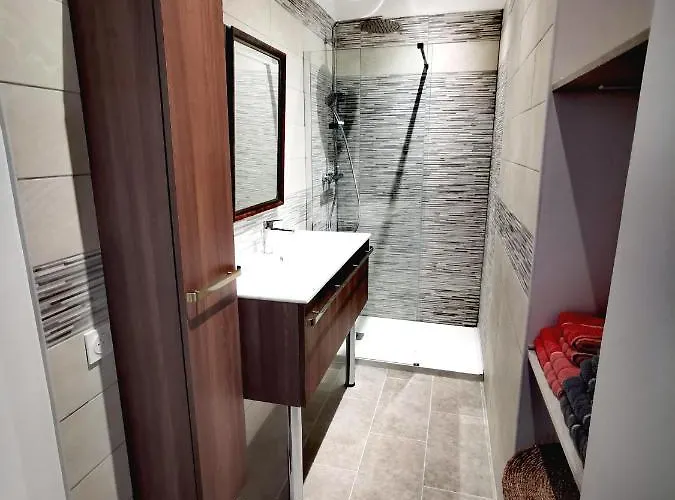 Nyaraló Inde Noi - Maison De Village Proche Commodites *